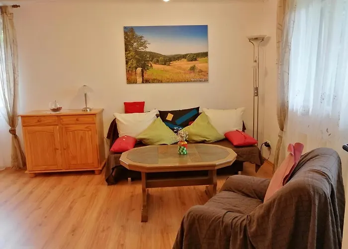 Am Apelsberg Neuhaus am Rennweg